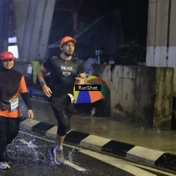 Runner Photo 7916649