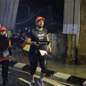 Runner Photo 7916660