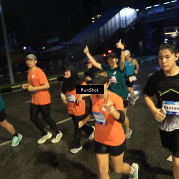 Runner Photo 7916661