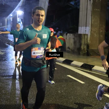 Runner Photo 7916694