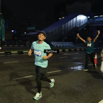 Runner Photo 7916713