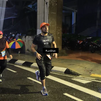 Runner Photo 7916715