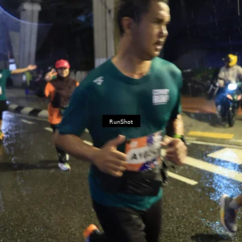 Runner Photo 7916724