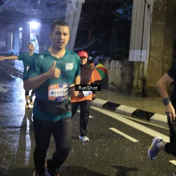 Runner Photo 7916732