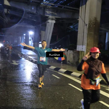 Runner Photo 7916746