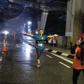 Runner Photo 7916754