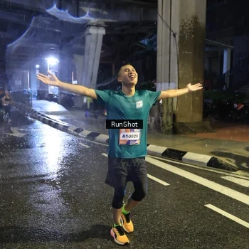Runner Photo 7916789