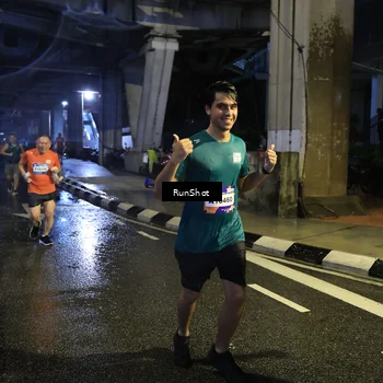 Runner Photo 7916972