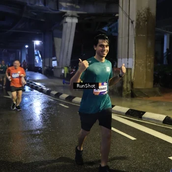 Runner Photo 7916994