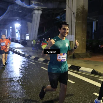 Runner Photo 7917063