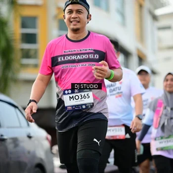 Runner Photo 7917142