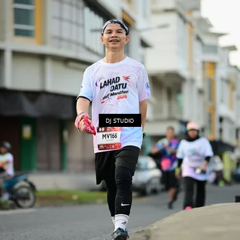 Runner Photo 7917499