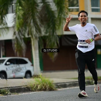Runner Photo 7917624