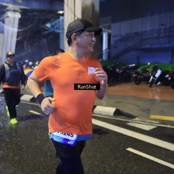 Runner Photo 7917832