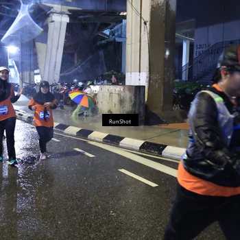Runner Photo 7917881