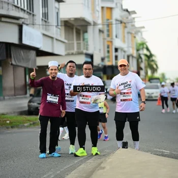 Runner Photo 7918083