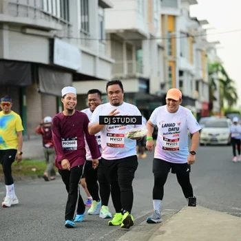 Runner Photo 7918087