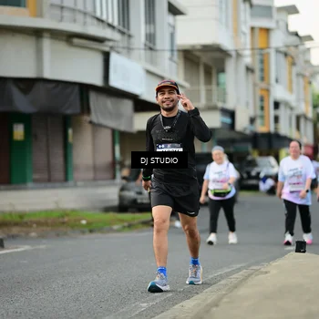 Runner Photo 7918149