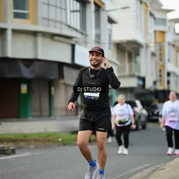 Runner Photo 7918162