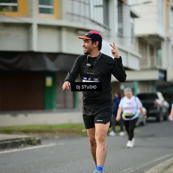 Runner Photo 7918164