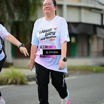 Runner Photo 7918201