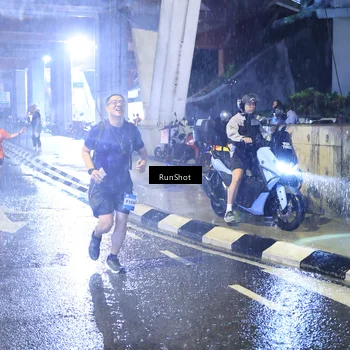 Runner Photo 7918272