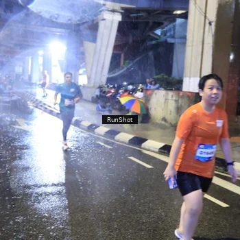 Runner Photo 7918384