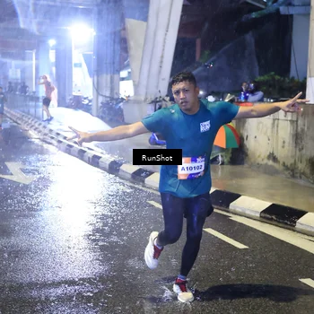 Runner Photo 7918402