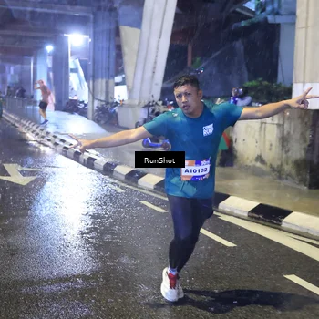 Runner Photo 7918403