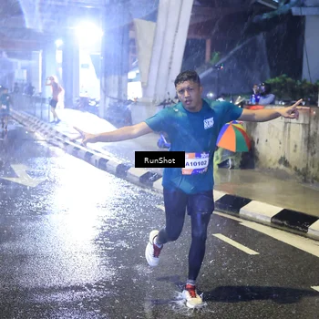 Runner Photo 7918404