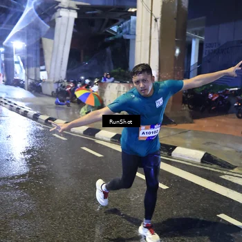 Runner Photo 7918431