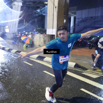 Runner Photo 7918436