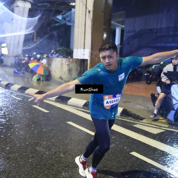 Runner Photo 7918438
