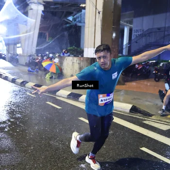 Runner Photo 7918439