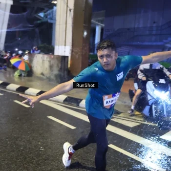 Runner Photo 7918443