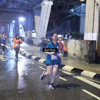 Runner Photo 7918666