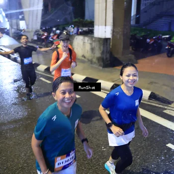 Runner Photo 7918843