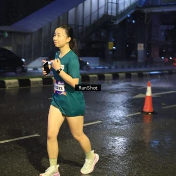 Runner Photo 7918944