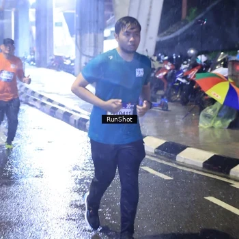 Runner Photo 7919192