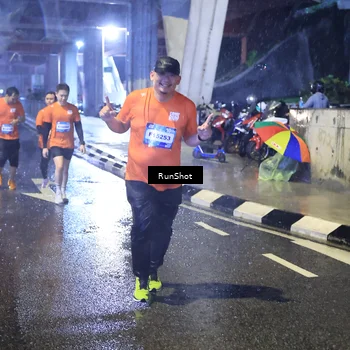 Runner Photo 7919246