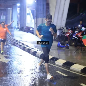 Runner Photo 7919521