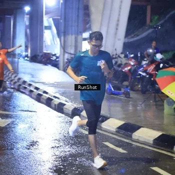 Runner Photo 7919524