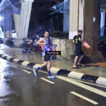 Runner Photo 7920117