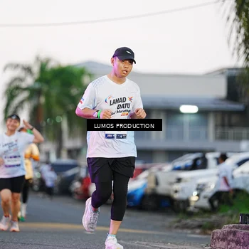 Runner Photo 7920265
