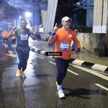 Runner Photo 7920375