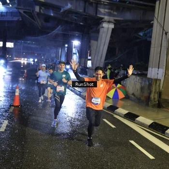 Runner Photo 7920570