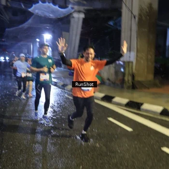 Runner Photo 7920672
