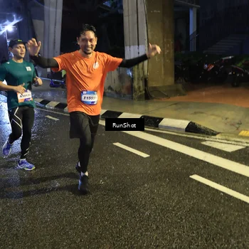 Runner Photo 7920752