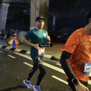 Runner Photo 7920970