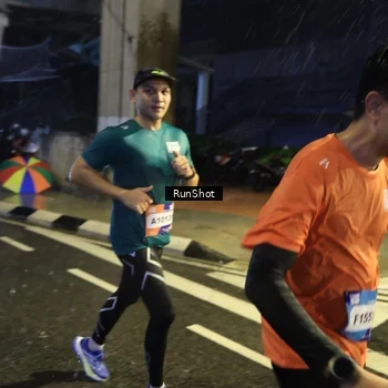 Runner Photo 7920983